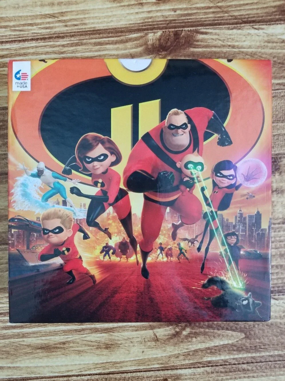 Incredibles 2 Jigsaw Puzzle 300 Pieces Ceaco Complete Free Poster Disney Pixar